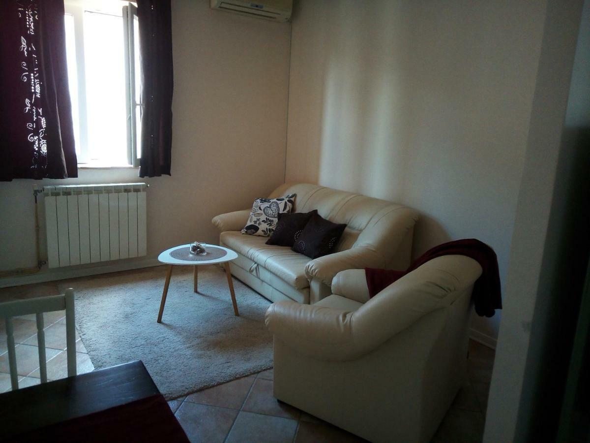 Mirela Apartment