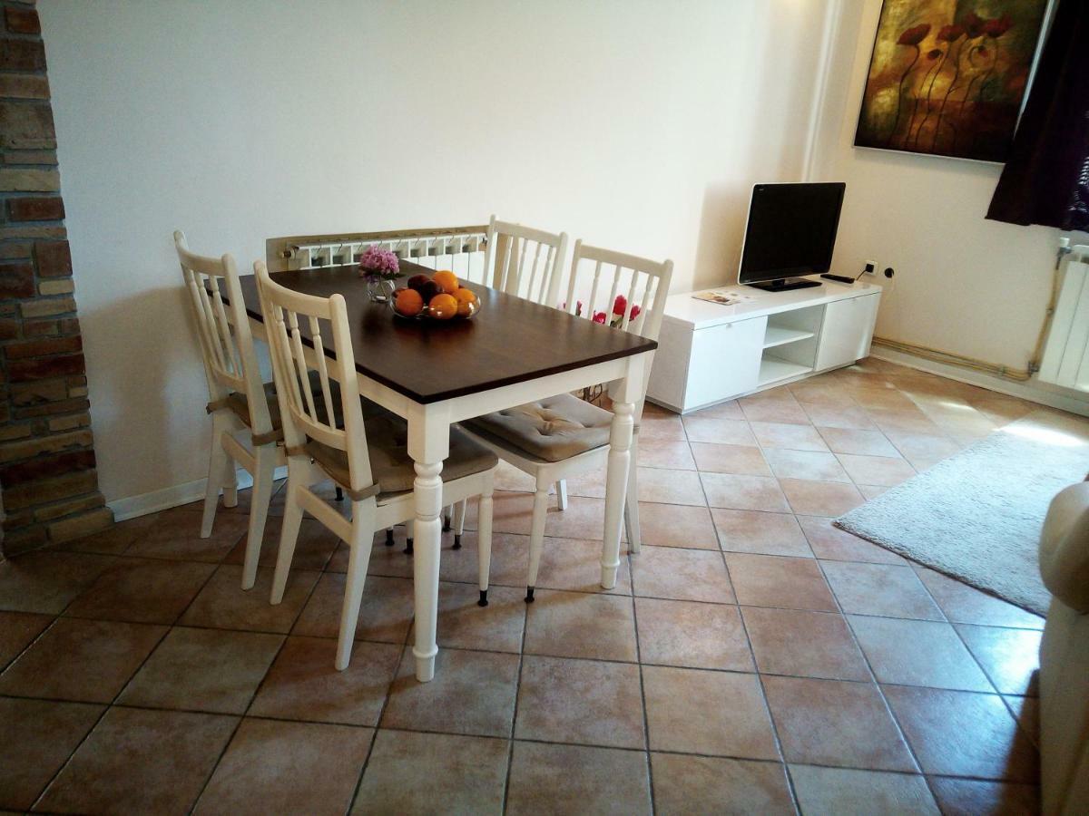 Mirela Apartment