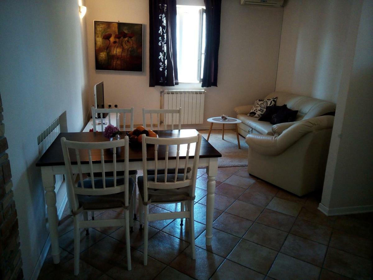 Mirela Apartment *